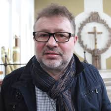 Knirschen im Kirchengebälk