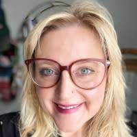 Gwendolyn Murray's Instagram, Twitter & Facebook