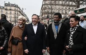 Chère madame la ministre de la culture, c'est étrange, mais à la fin de votre discours le 22 octobre dernier sur france 2, j'ai eu la fâcheuse impression de ne pas avoir été concerné par vos annonces. Francois Legault Veut Davantage D Immigrants Francais Le Devoir