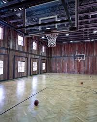 Quadra De Basquete Interior Custo Rustic Home Gym Com Rustic Home Basketball Court Home Gym Design Basketball Court Backyard