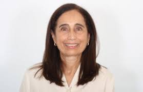 Robyn Leslie's Instagram, Twitter & Facebook