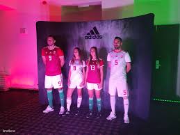 Kiderült, hogy milyen mezben fog pályára lépni marco rossi együttese az írország elleni barátságos válogatott mérkőzésen. Index Futball Futball Rossi Gyozelemre Keszulunk