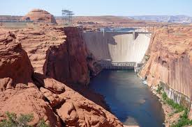Plongez Dans Les Eaux Bleues Du Lake Powell Dans Glen Canyon Nra