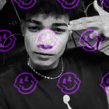 Ganó todo… hasta que una curva casi lo mata. Así nació la leyenda que  inspiró a Cars” Nada para más. Lo que ves ahí no es efectos especiales: es  un Hudson Hornet