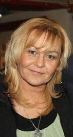 Doreen Singer's Instagram, Twitter & Facebook