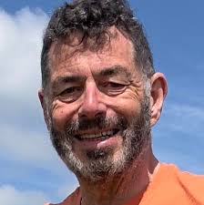 Hi, I'm confused!Can you walk the whole length of Stinchcombe hill and down  towards Cam as I'm sure it's gated outside Stinchcomne Hill House?