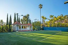 According to the listing with opulence international realty, the. Lebron James Reportedly Buys 39 Million Mansion With Famous Former Owners