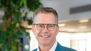 Dan Taylor's 'Spectrum' exhibit opens at Venvi Gallery