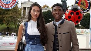Himoyachi david alaba realga o'tdi. Diashow David Alaba Mit Neuer Freundin Am Oktoberfest Fussball International Deutschland