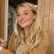 Alyssa burton (extremeevilkitten)