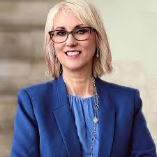 Allison Summers's Instagram, Twitter & Facebook