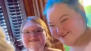 1000-Lb. Sisters stars Tammy and Amy Slaton reveal thinner-than-ever  jawlines in matching strapless tops for new TikTok