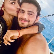 It's the most wonderful time of the year! Happy birthday to my husband,  @bryantwood . Another trip around the sun, galaxy, universe, quantum field  of space and time, everything and nothingness, and