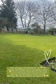 Cosy and luxury cottages in essex. Inside Stacey Solomon S New Home Loose Women Star Moves Into Plush Essex Pad Daily Mail Online