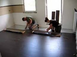 Laminat ist einer der beliebtesten bodenbeläge: Laminat In Der Kuche Youtube