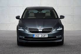 2017 Skoda Octavia Facelift Flashes Split Headlights And Extra Tech Skoda Octavia Combi Skoda Octavia Skoda