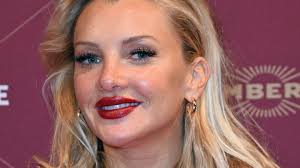 Das verraten wir euch hier. Evelyn Burdecki Hier Trifft Sie Sich Heimlich Auf Dates Gala De