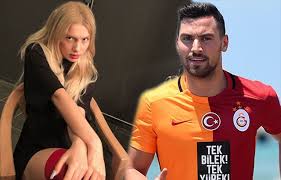 Yeni dönemde her kulvarda şampiyonluk hedefleyen fenerbahçe, dinamo kiev ile hazırlık maçı yapacak. Aleyna Tilki Sinan Gumus Le Ask Mi Yasiyor