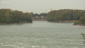 Formed by the confluence of the allegheny and monongahela rivers at pittsburgh, it flows northwest out of pennsylvania. Body Found In Ohio River Death Investigation Starts Lmpd Whas11 Com