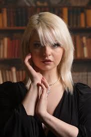 looking for a photographer for modeling in Townsville?