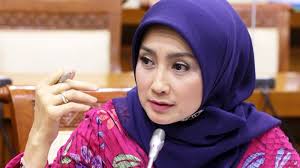1 ответ 0 ретвитов 0 отметок «нравится». Beredar Foto Remaja Desy Ratnasari Bareng Nike Ardilla Lihat Bedanya Dengan Sekarang Halaman All Tribun Kaltim
