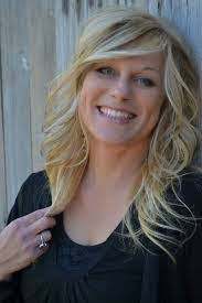 Lorrie Bradshaw's Instagram, Twitter & Facebook