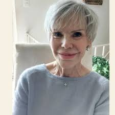 Sherin Lee's Instagram, Twitter & Facebook