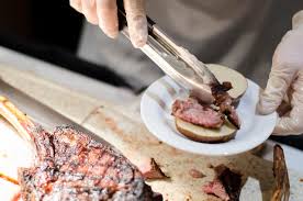 Hoe bereid je een imposante tomahawk steak op de bbq? Neros Steakhouse Launches New Menu With Tasting Event Windsoreats