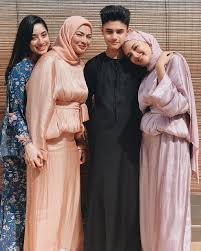 Iklan raya 2018 baju raya terbakar! 30 Trend Terbaru Baju Raya Artis Malaysia 2019 Jm Jewelry And Accessories