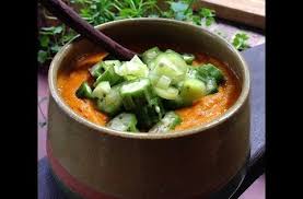 Hearty Raw Carrot Soup Motivational Chit Chat Raw Carrots Carrot Soup Whole Food Recipes