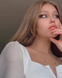 Lea Mander adlı kullanıcının моделинг panosundaki Pin