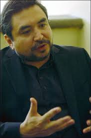 Señales: Cristian Alarcón: "Lo que vende es el gran capo, vestido de  camisas Versace"