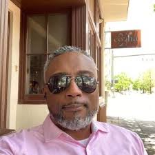 Robertmaxiebooks (@robertmaxiebooks)