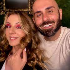 Ο σύντροφος της και το διαζύγιο. Matina Nikolaoy To Neo Look Sta Mallia Ths Einai Apla Yperoxo Fwtografies