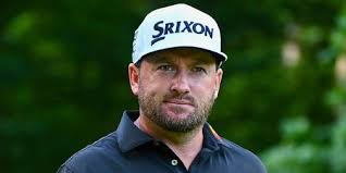 VIDEO: Graeme McDowell hits tournament leader's Mam with errant tee shot