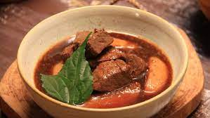 Semur jengkol dengan rasa yang khas, membuat banyak orang ketagihan. Resep Semur Daging Lezat Untuk Makan Malam Keluarga