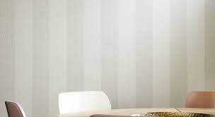 Esattamente come nell'abbigliamento, le righe nell'arredamento e nella decorazione degli interni hanno un fascino. Carta Da Parati Moderna Splendid Living Alcor Hooked On Walls A Righe In Tessuto Non Tessuto
