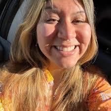 Evelyn Kate's Instagram, Twitter & Facebook