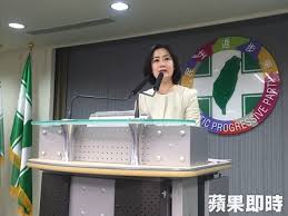 Elected to the taipei city council in 2006, she served until 2016, when she won election to the legislative yuan. æ–°èž ä¸æ˜¯è¬ è¨€ å³æ€ç'¤åœ¨ç«‹é™¢å…¬ç„¶å« è€å…¬ Gossipingæ¿ Disp Bbs