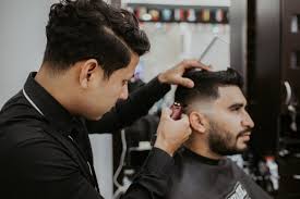Berbeda dengan sekolah tata rambut yang pernah kudatangi sebelumnya di bilangan jakarta selatan, pelayanan di salon cit ini terkesan lebih profesional dan membuat pelanggan nyaman tanpa merasa takut bahwa hasil tata. Ini Dia 10 Model Rambut Pria Yang Disukai Wanita Cashbac Com