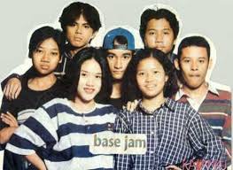 Mulai dari lagu milik nidji, letto, hingga samsons. Menengok Lagi 31 Band Yang Menghangatkan Masa Remaja Kita