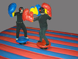 Leos lekeland kan nå tilby 4 500 m2 med lek og eventyr for de voksene våre lekeapparater er bygget så de voksne kan følge barna rundt på. Lekeland Apnet For De Over 15 Ar Roysta14