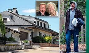 Boris franz becker (* 22. Bankrupt Boris Becker S 1 8m Villa Is On Sale But The Buyer Will Have To Live With His Mum Daily Mail Online