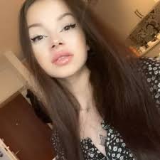 Angelika Guzik's Instagram, Twitter & Facebook