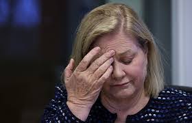 Tara Charbonneau's Instagram, Twitter & Facebook