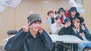 + nak jugak hidup so guys i decided to do 3 minutes boyfriend season 2 , so i wanna ask if you guys want in this books or in a different books. å½¡ Enhypen On V Live 3 6 201015