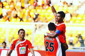 His natural position is striker. Bambang Pamungkas Media Sosial Bikin Pemain Muda Tak Punya Kehidupan Pribadi Bolasport Com