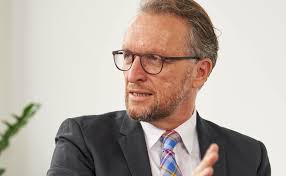 Anleger, die aktuell auf der suche nach einem broker sind, sollten die angebote der dab bank genauer unter die lupe nehmen. Robert Fuchsgruber Verlasst Dab Bnp Paribas