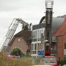 Die immobilien reichen hinsichtlich ihrer wohnfläche von 59 bis 248 m². Wesel Ultraleichtflugzeug Sturzt Uber Wohngebiet Ab Mindestens Drei Tote Stern De