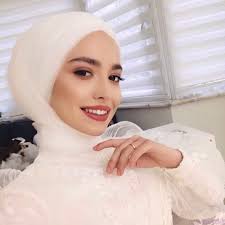 It's a place where all searches end! 2021 Sezonunun En Trend 30 Kapali Gelin Basi Modeli